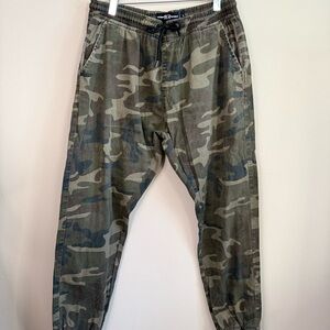 Refinery Republic Camo Jogger Pants Women’s Size L | Utility Military Green